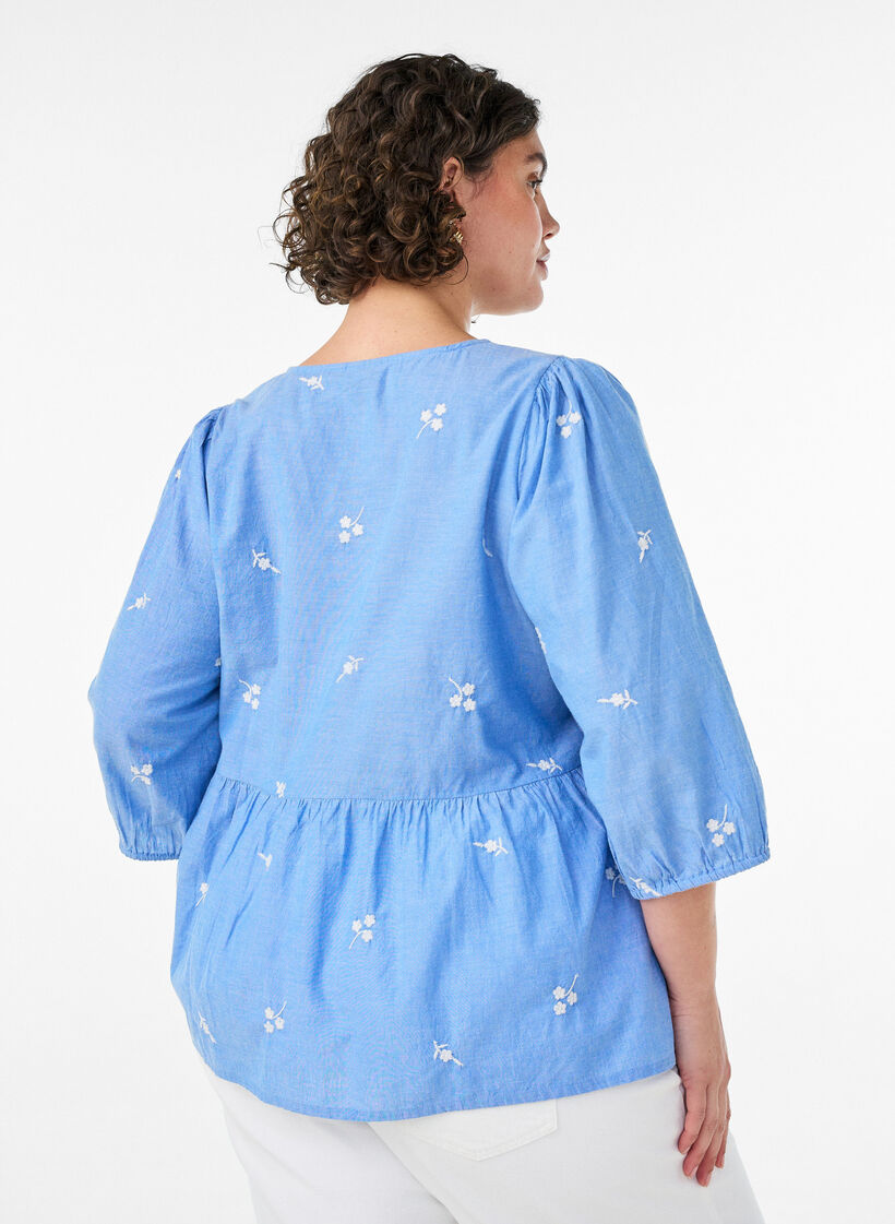 Blus i bomull med broderade blommor och knappkn&auml;ppning, Bl&aring;, Model image number 2