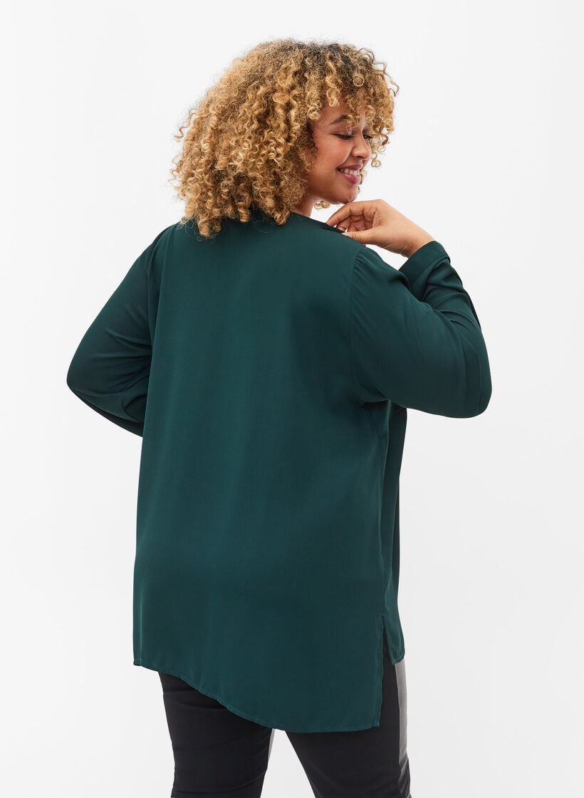 Enfärgad skjorta med V-ringning, Scarab, Model image number 1