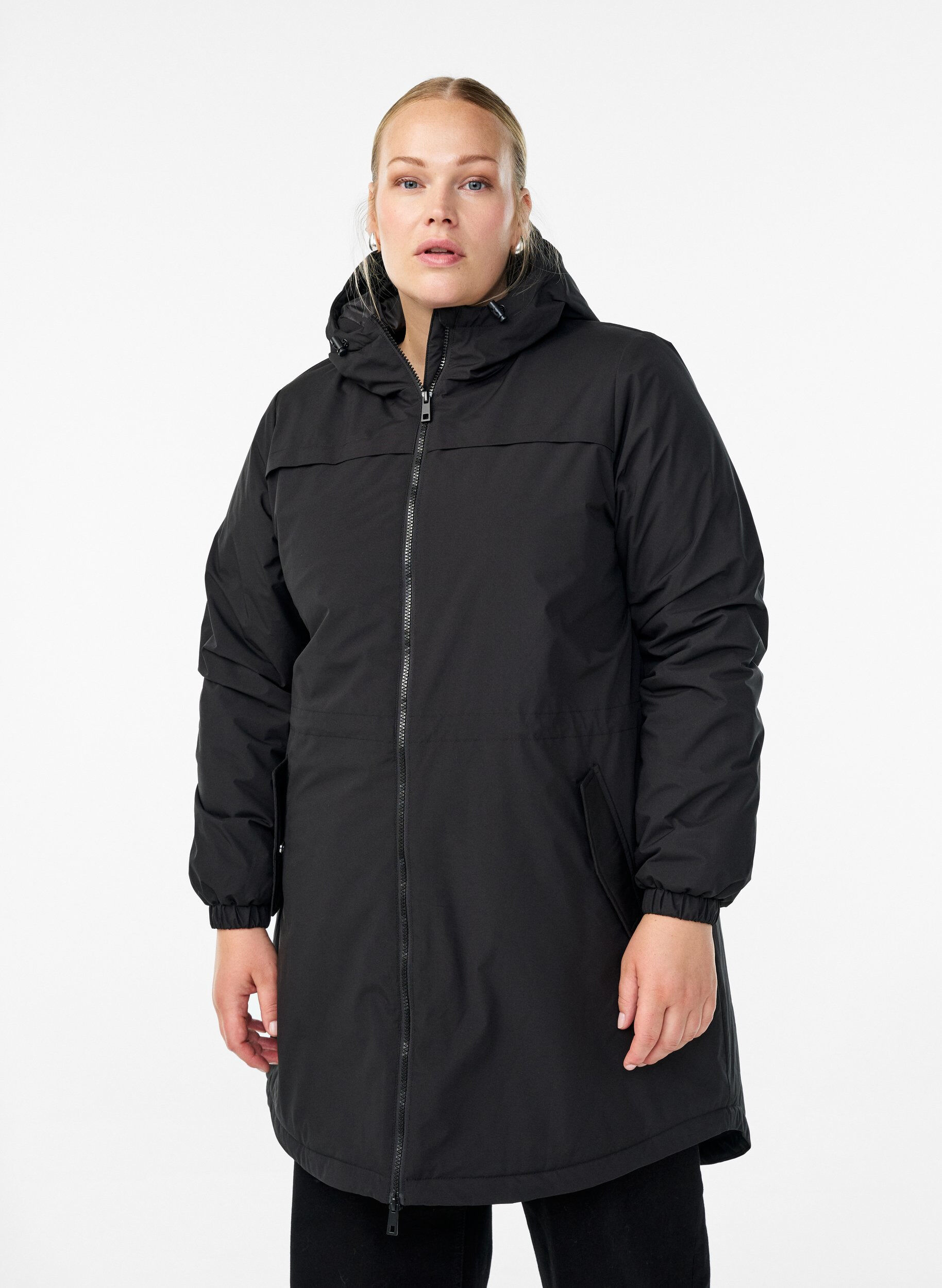 L&auml;tt vadderad parkas med huva, Svart, Model