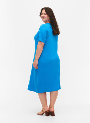 Midiklänning i ribbat viskostyg med korta ärmar, Ibiza Blue, Model image number 1