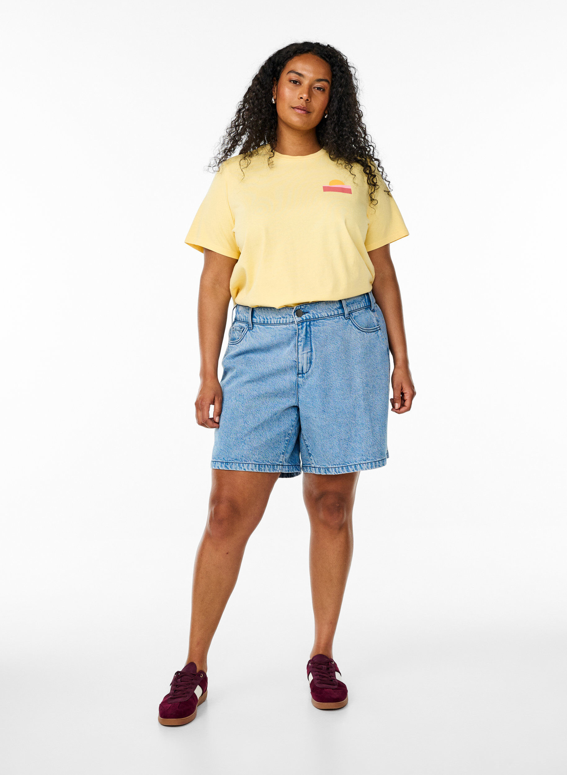 Zizzi T-shirt i ekologisk bomull med tryck p&aring; ryggen, Gul, Model image number 1