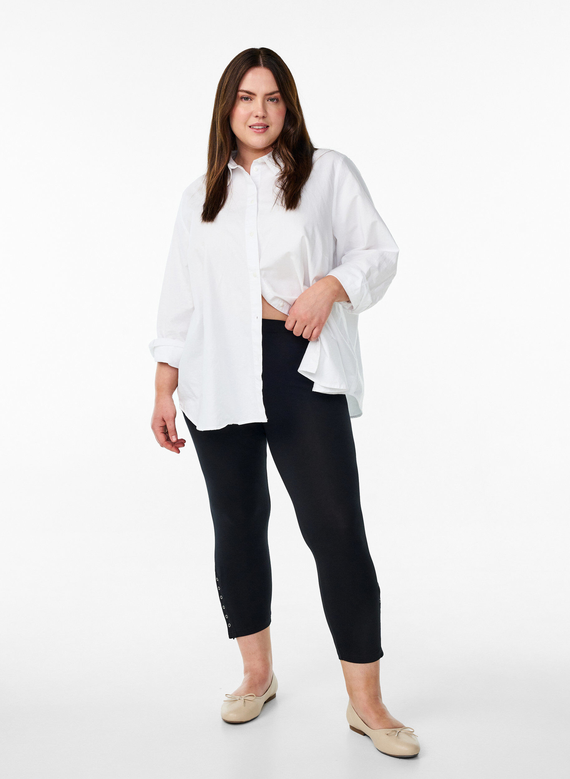 ZizziLeggings med 3/4-l&auml;ngd och knappar, Svart, Model image number 1