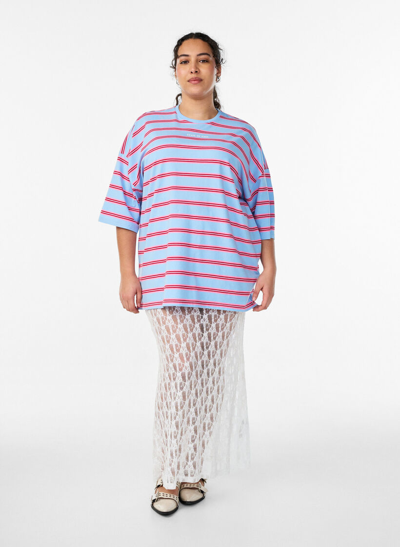 Oversize t-shirt med r&auml;nder och halvl&aring;nga &auml;rmar, Bl&aring;, Model image number 1