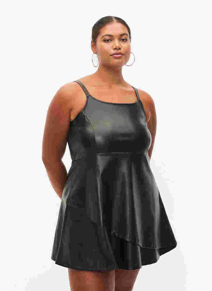 A-linjeformad klänning i läderimitation, Black, Model image number 0