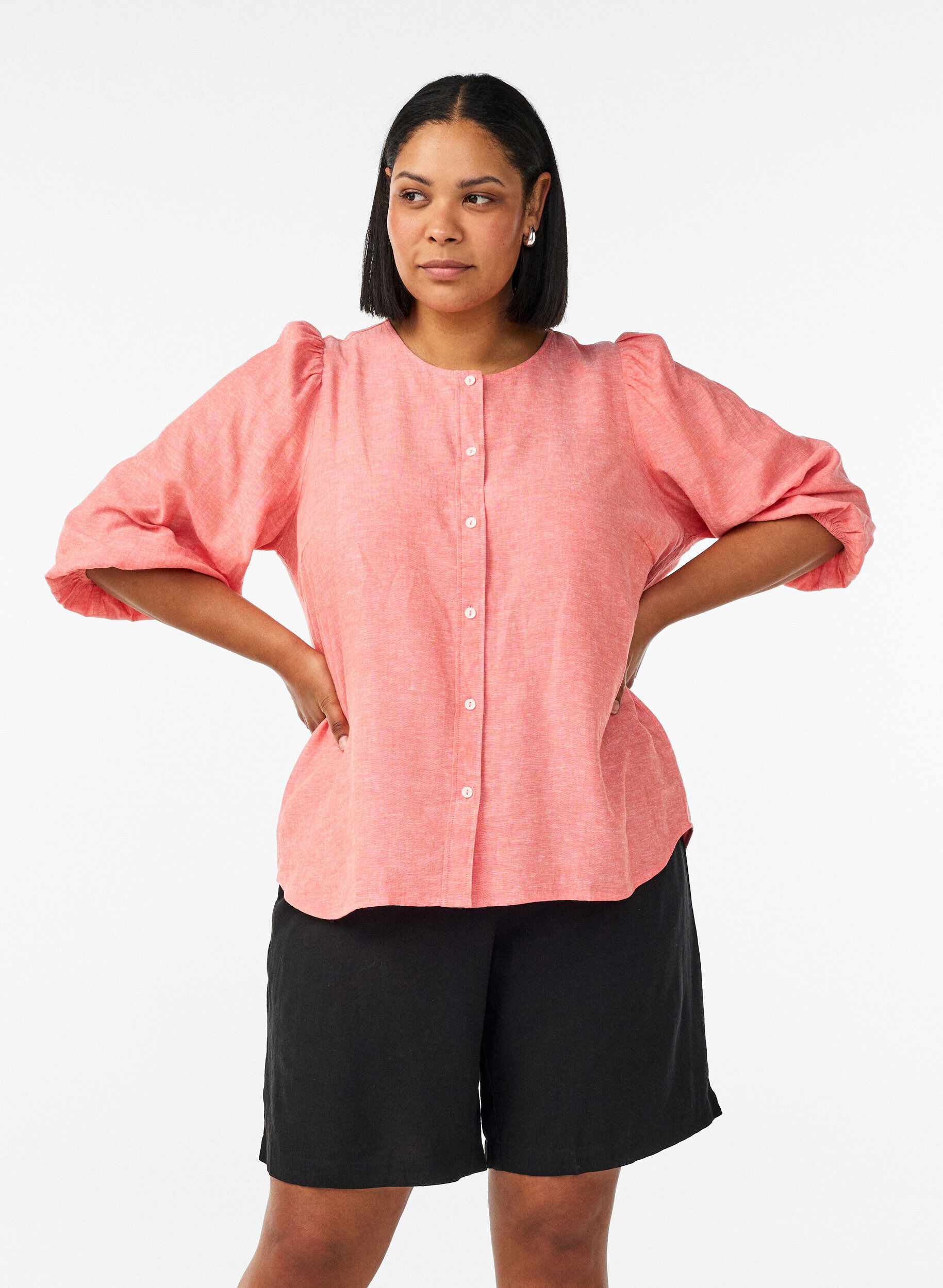 Shorts i linne och viskos med h&ouml;g midja, Svart, Model