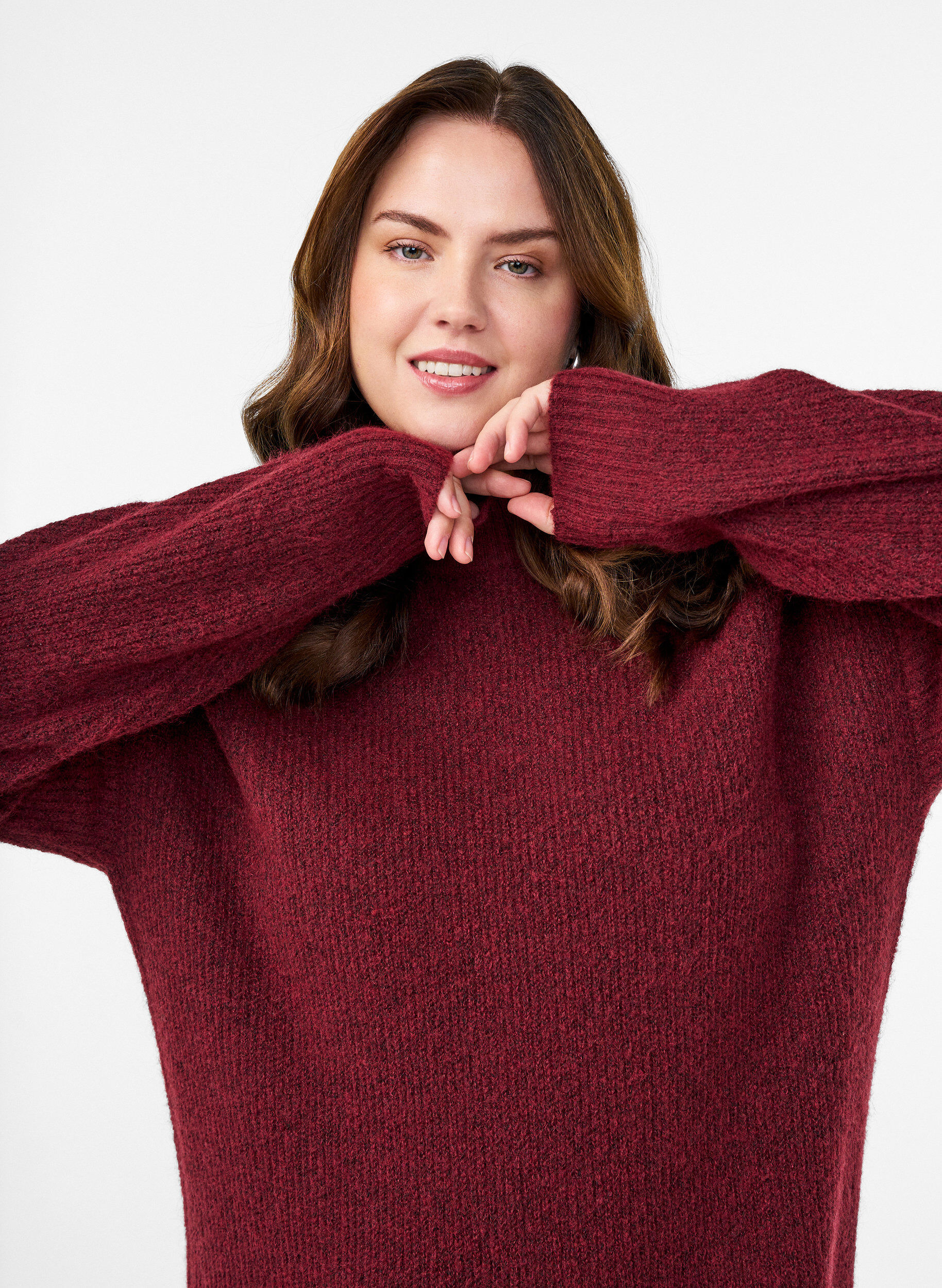 Zizzi L&aring;ng stickad kl&auml;nning med h&ouml;g hals, R&ouml;d, Model image number 3