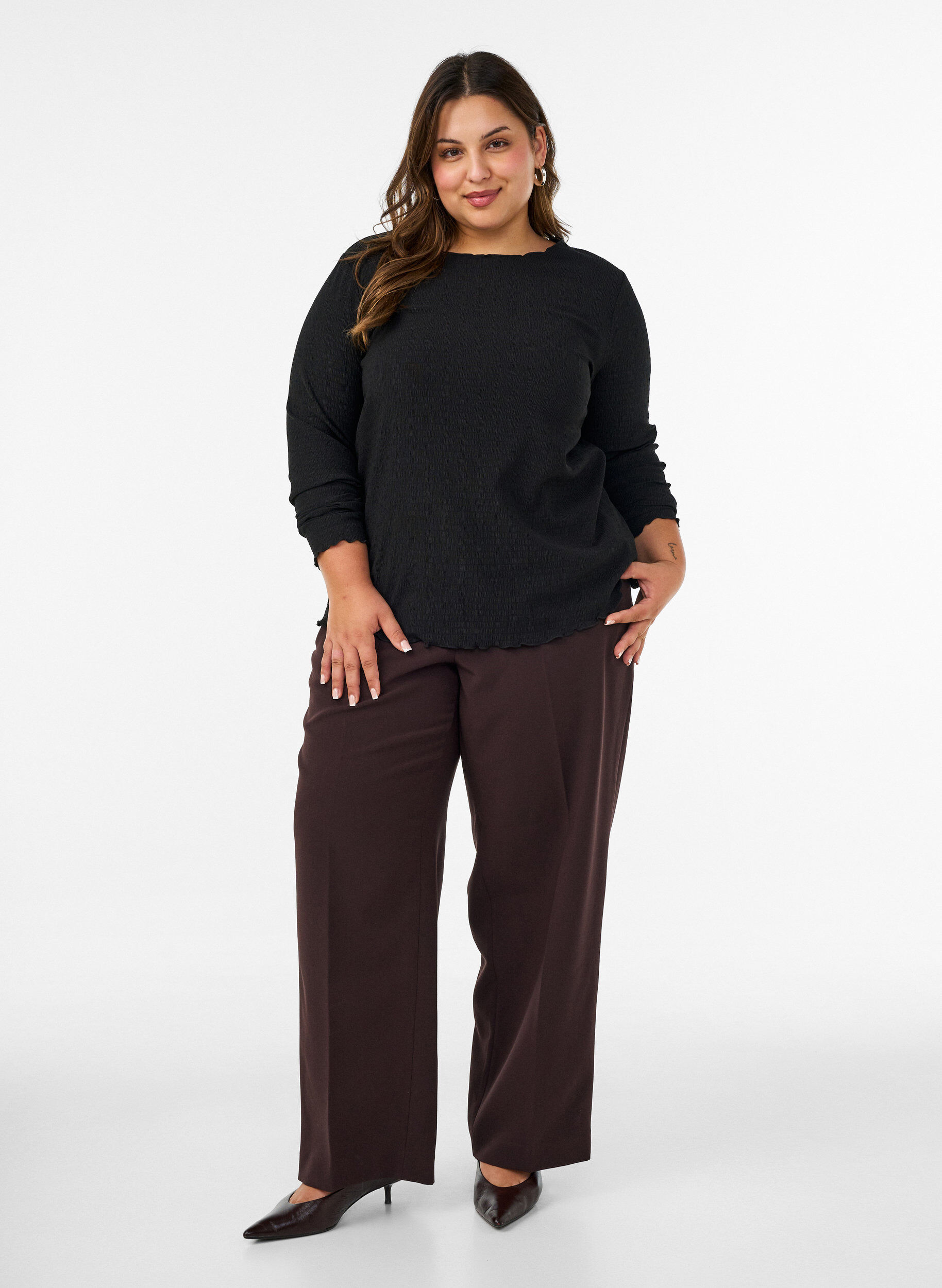 ZizziTexturerad blus med v&aring;giga kanter, Svart, Model image number 1