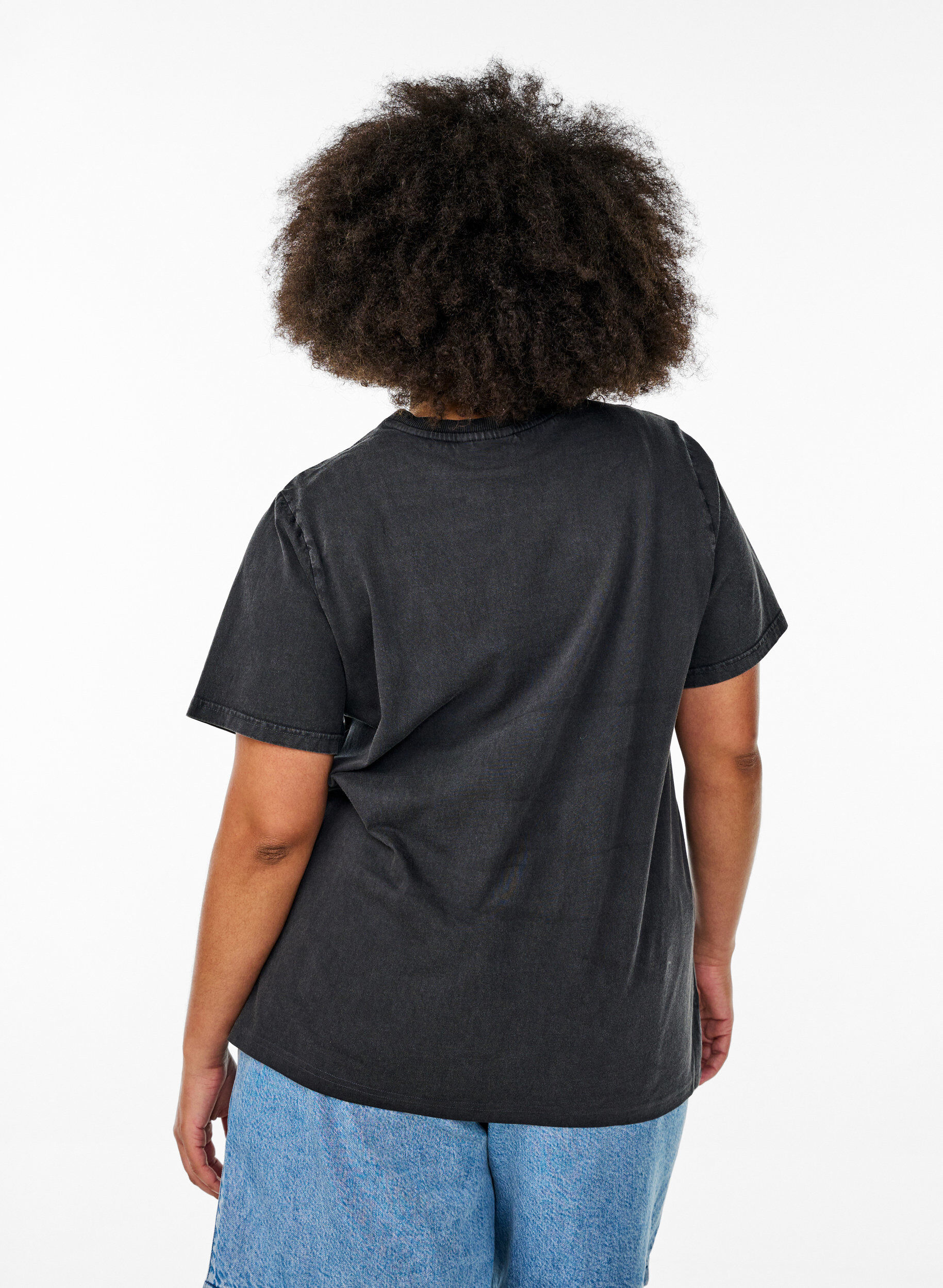 Zizzi T-shirt i ekologisk bomull med statementtryck, Gr&aring;, Model image number 2