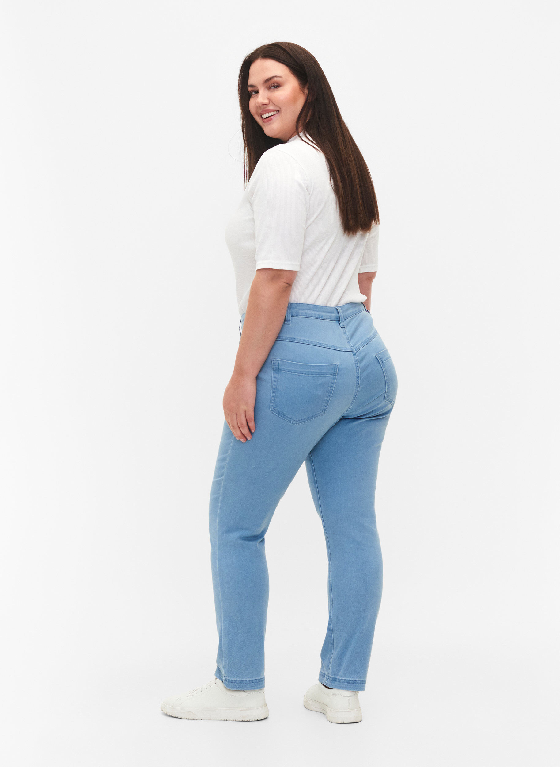ZizziSlim fit Emily jeans med normalh&ouml;g midja, Bl&aring;, Model image number 1