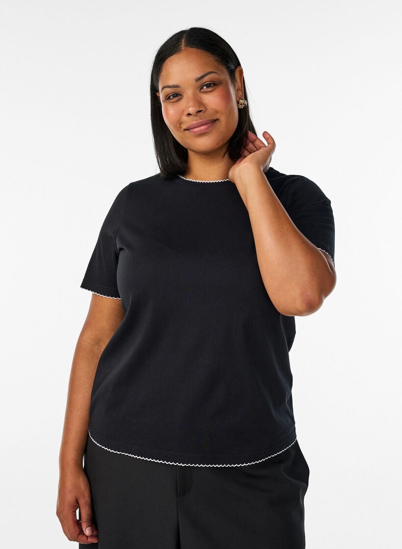 T-shirt i bomull med v&aring;giga kontrasterande kanter, Svart, Model image number 0