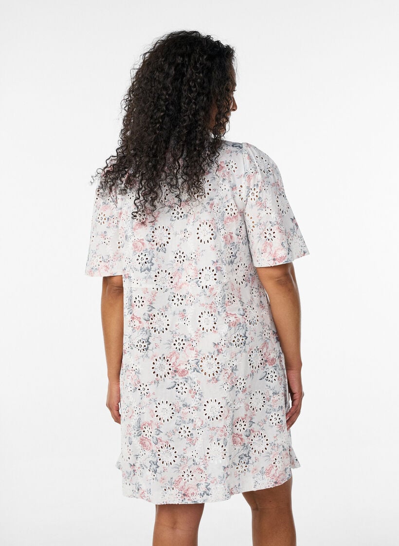 Kl&auml;nning i bomull med blommigt tryck och broderie anglaise, Vanilla, Model image number 2