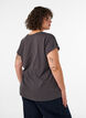 T-shirt med dekorativt tryck framtill, Gr&aring;, Model image number 2
