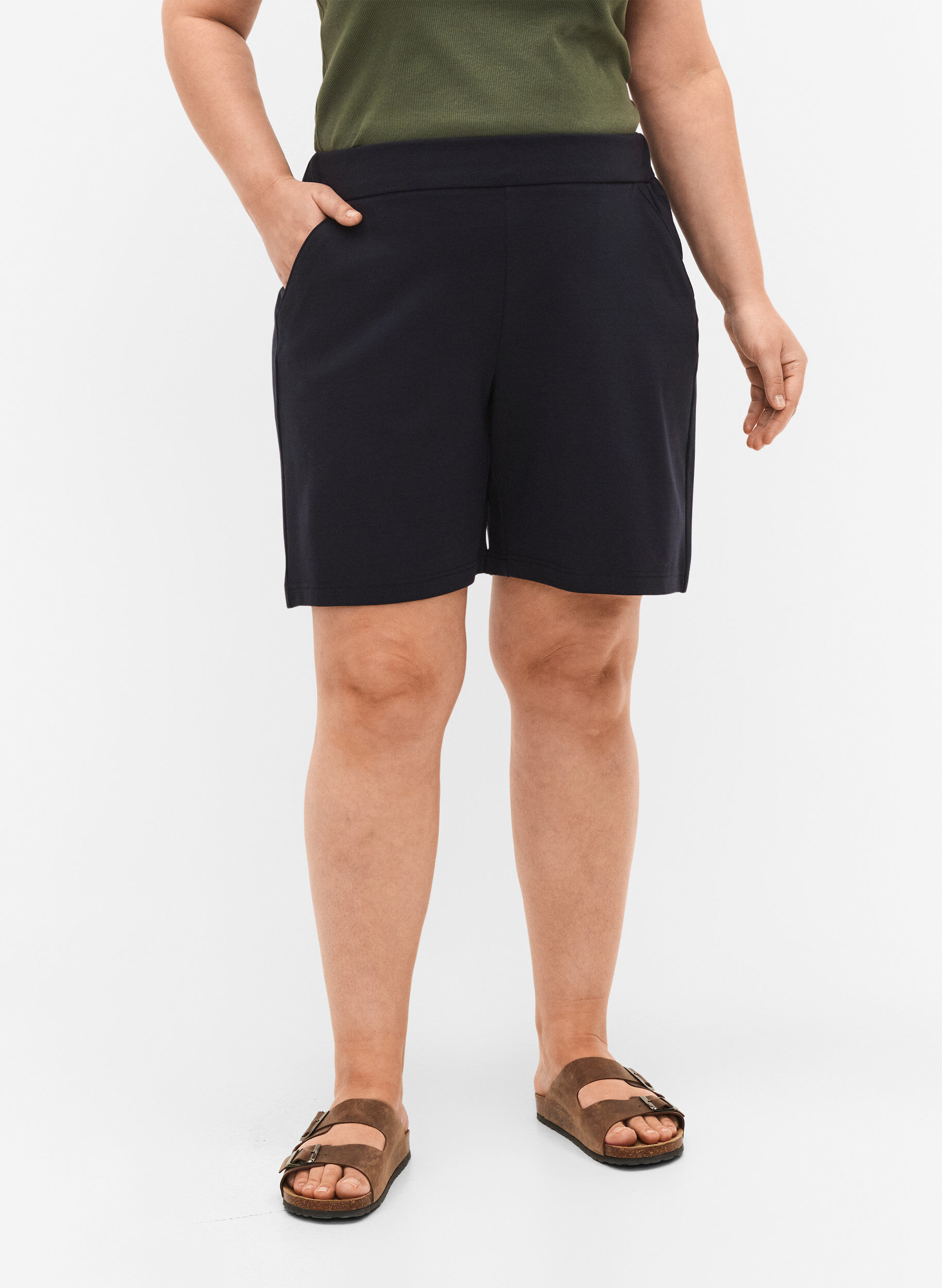 Zizzi Maddison short med normal passform, Night Sky, Model image number 2