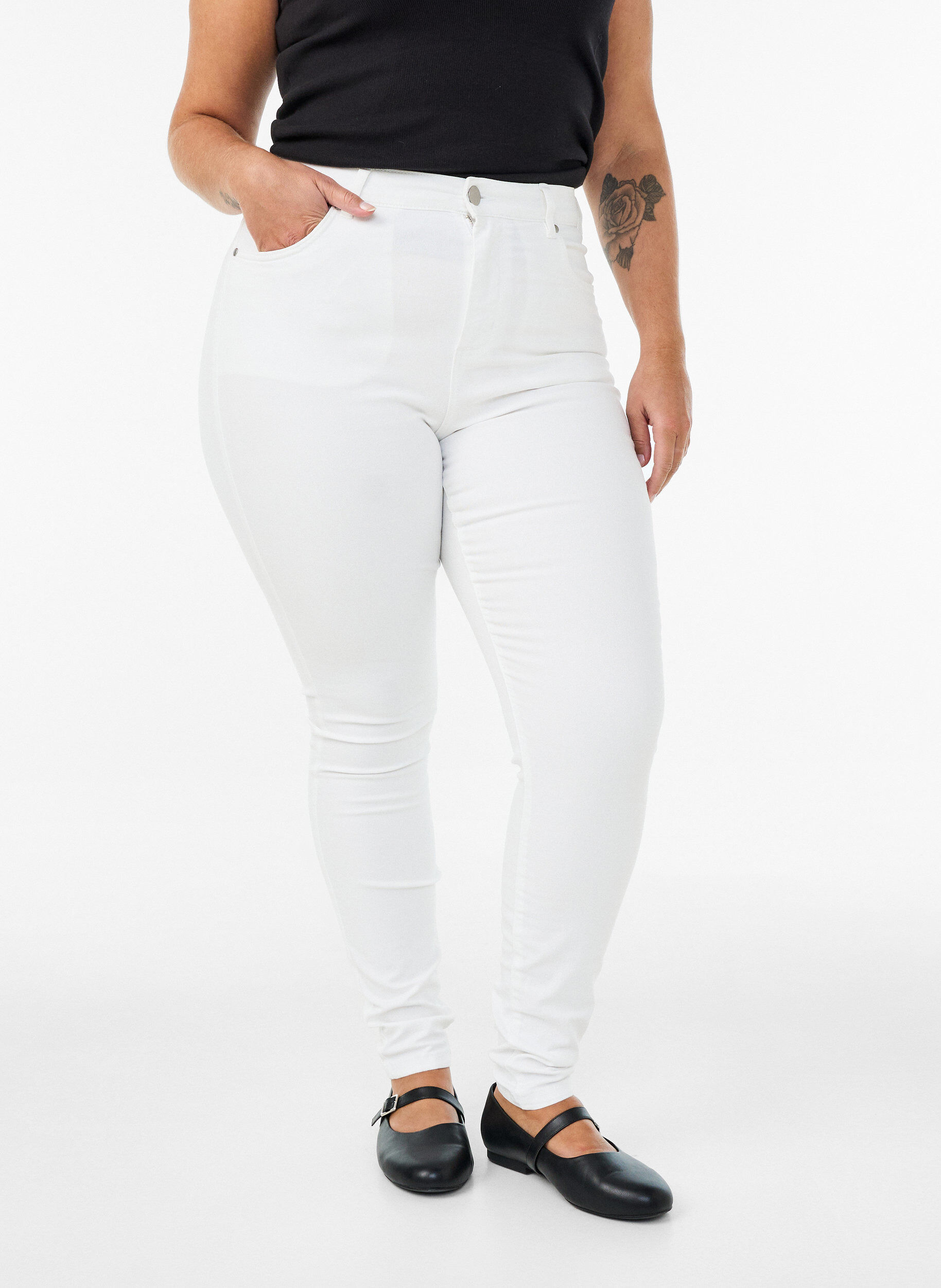 ZizziAmy jeans med h&ouml;g midja och supersmal passform, Vit, Model image number 2