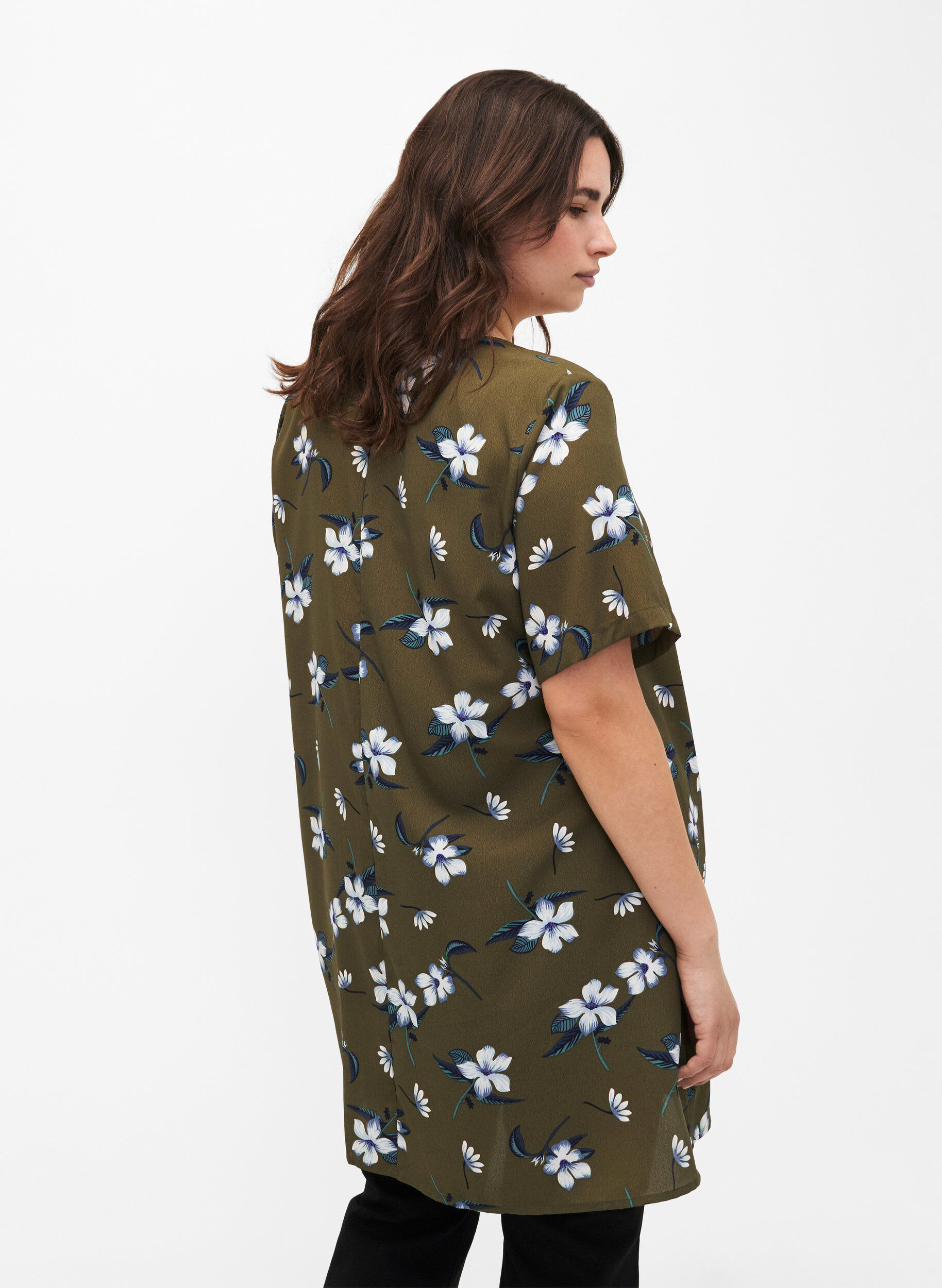 Zizzi FLASH - V-ringad tunika med tryck , Olive Night Flower, Model image number 1