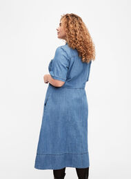 Skjortklänning i jeanstyg med korta ärmar, Light Blue Denim, Model