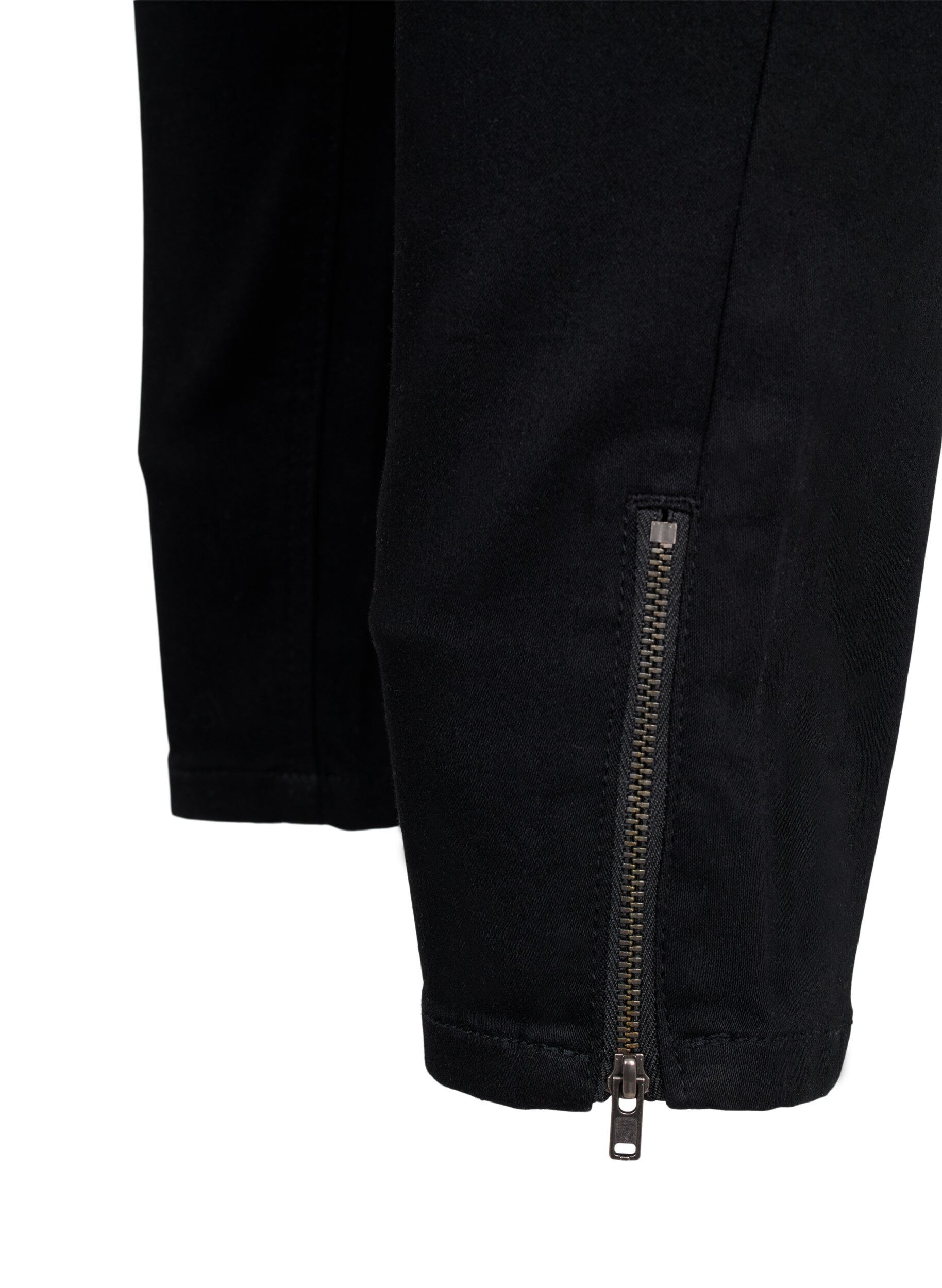 ZizziCroppade Amy jeans med blixtl&aring;s, Svart, Packshot image number 3