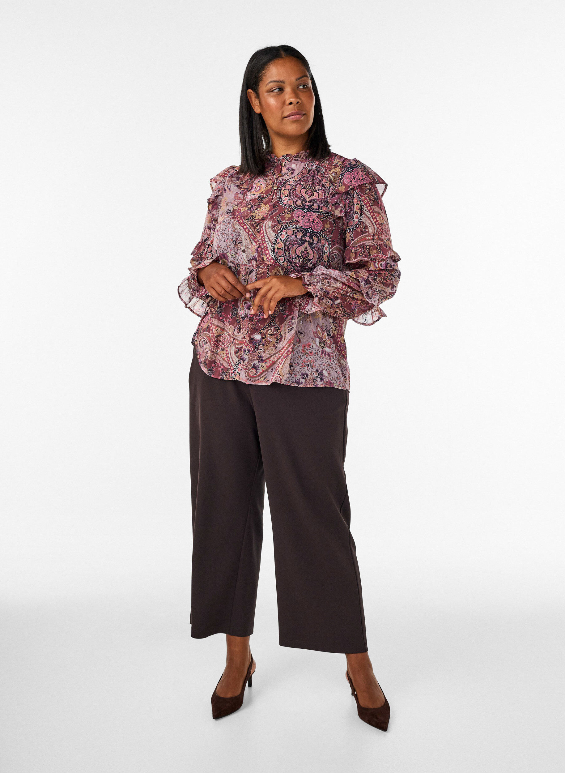 ZizziBlus med paisleym&ouml;nster och volangdetaljer, Lila, Model image number 1
