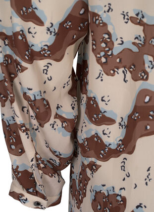Mönstrad klänning med långa ärmar och knappar, Camouflage AOP, Packshot image number 3