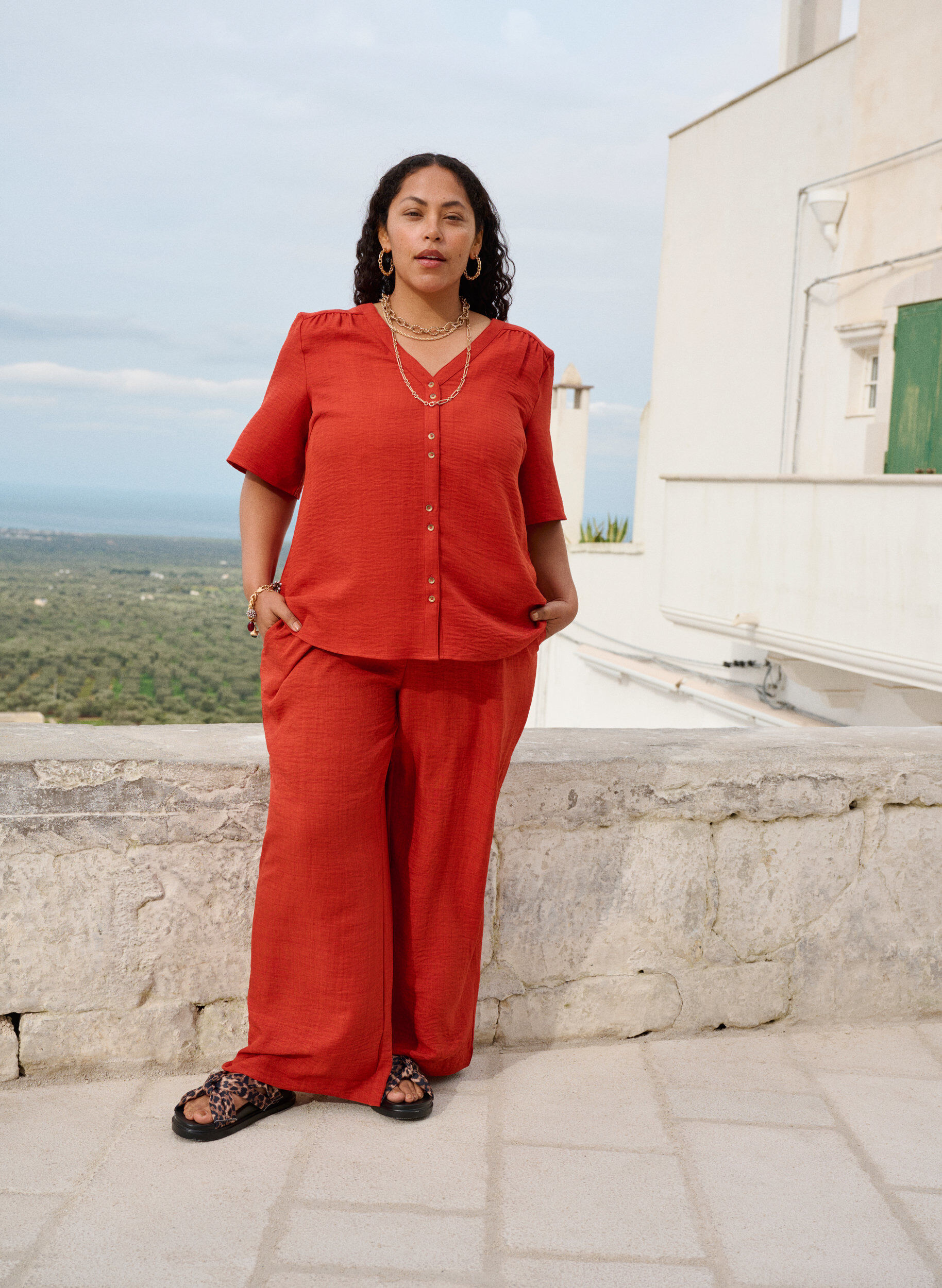 Zizzi L&ouml;sa byxor med res&aring;r i midjan och fickor, R&ouml;d, Image image number 0