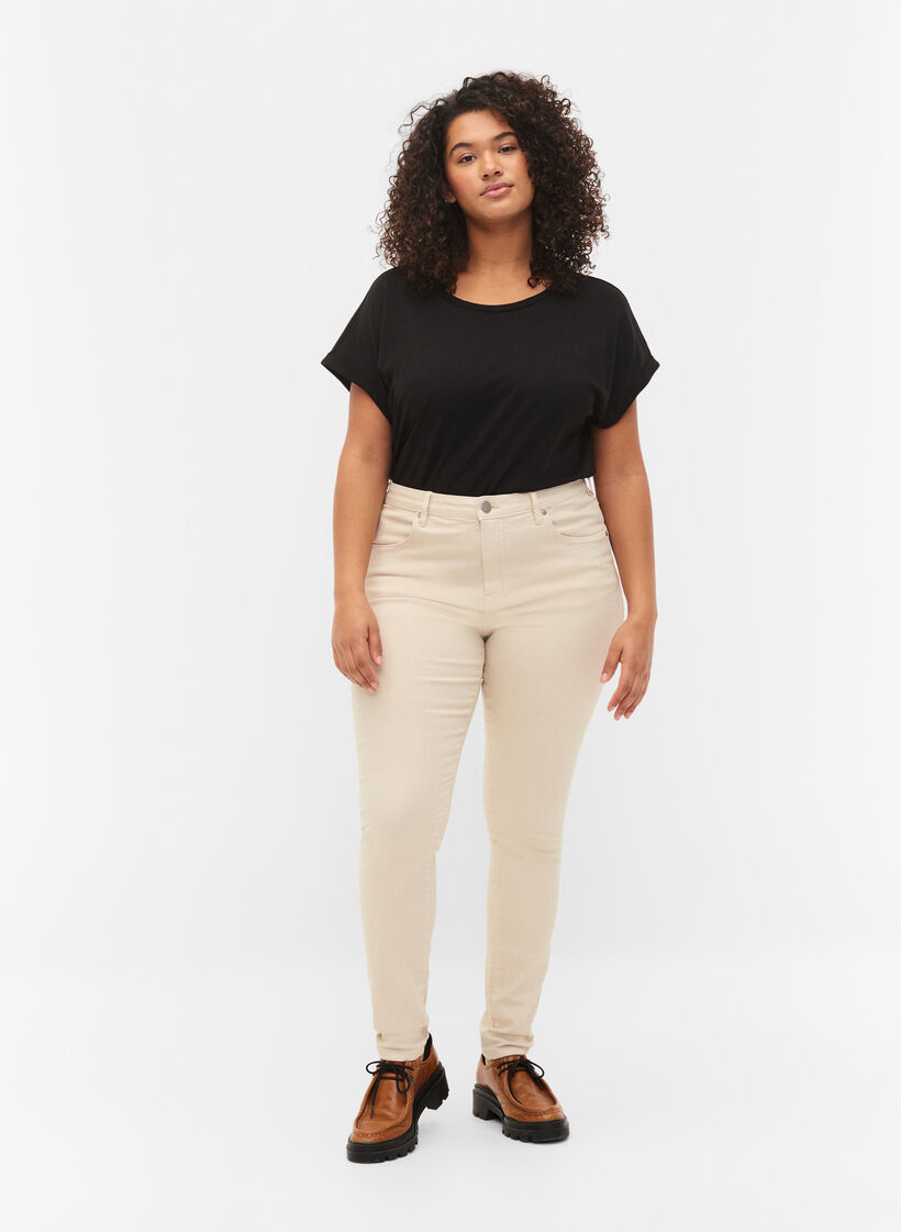 Högmidjade Amy jeans med super slim passform, Oatmeal, Model image number 0