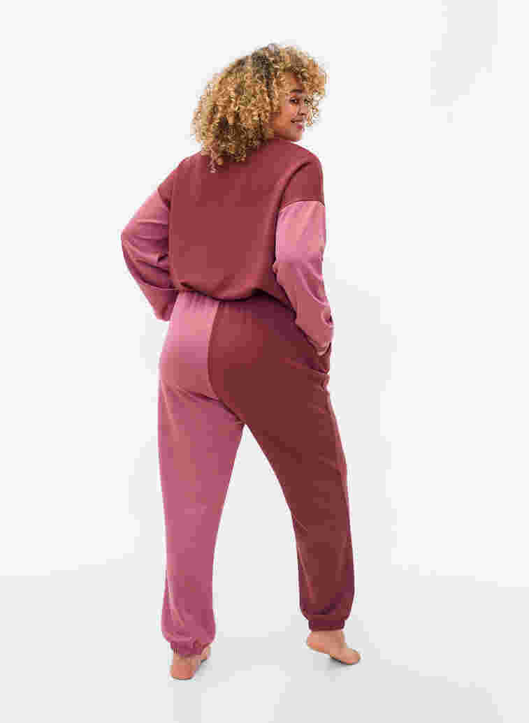 Sweatpants med colour block, Red Mahogany/RoseBr., Model
