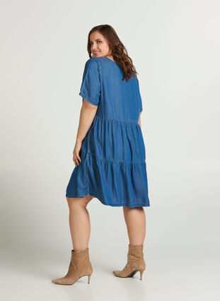 Kortärmad jeansklänning med veck, Medium Blue, Model image number 1
