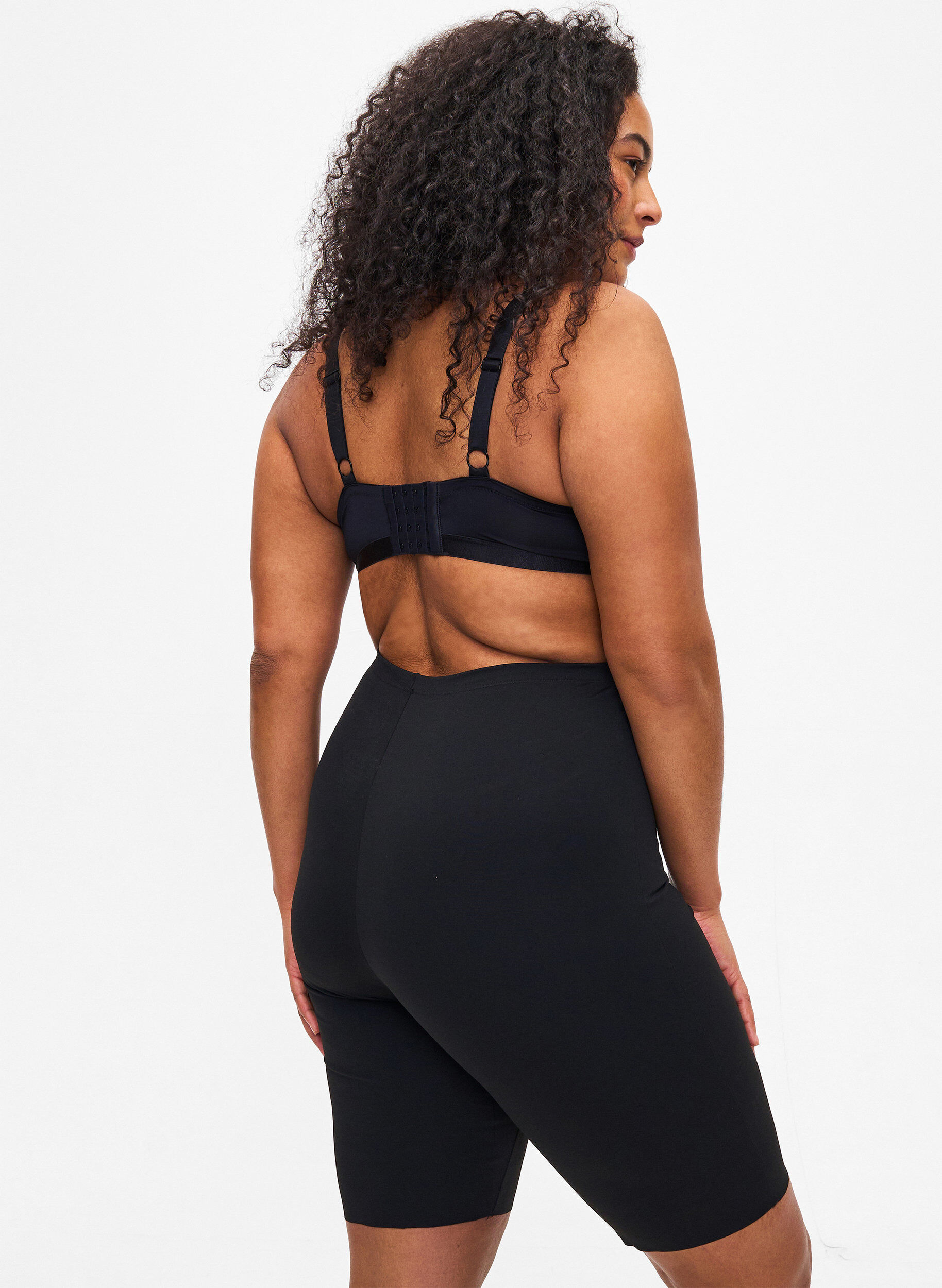 ZizziLjusa formkl&auml;der l&aring;nga shorts, Svart, Model image number 1