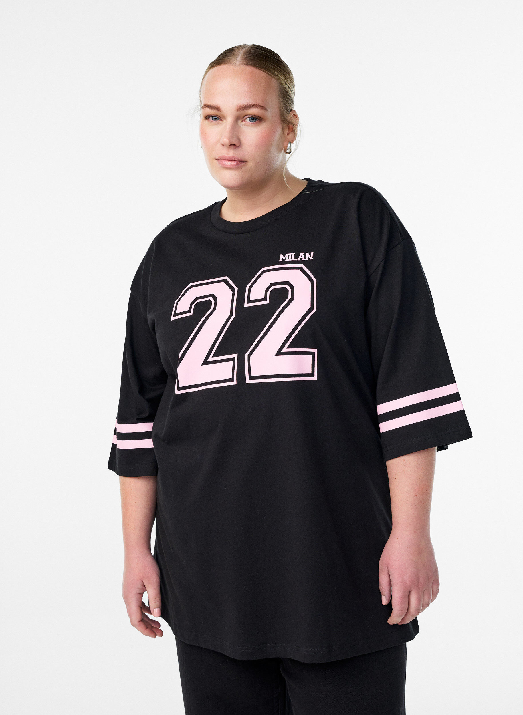 Oversized college-t-shirt med 3/4-&auml;rm, Svart, Model