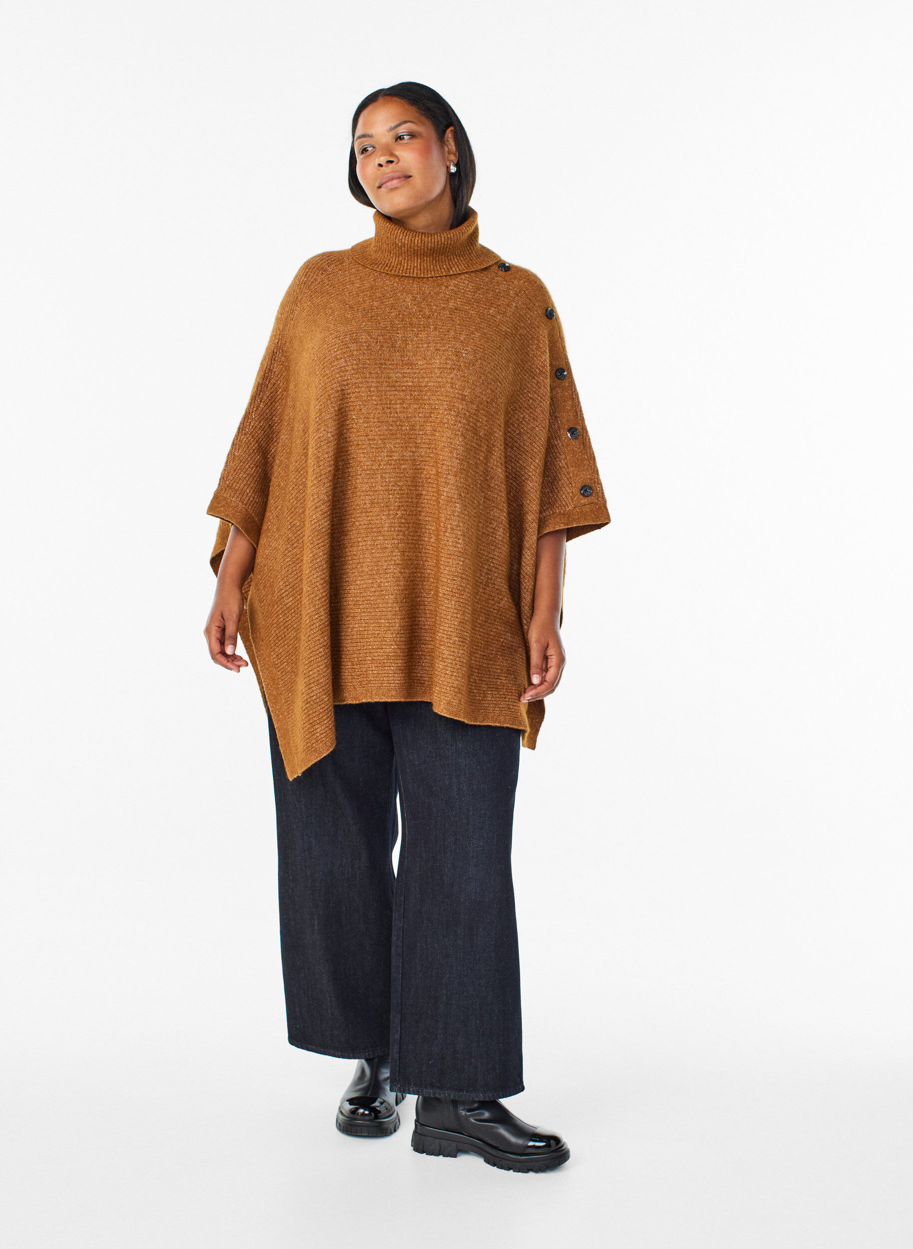 Zizzi Poncho med polokrage och knappdetalj, Brun, Model image number 1