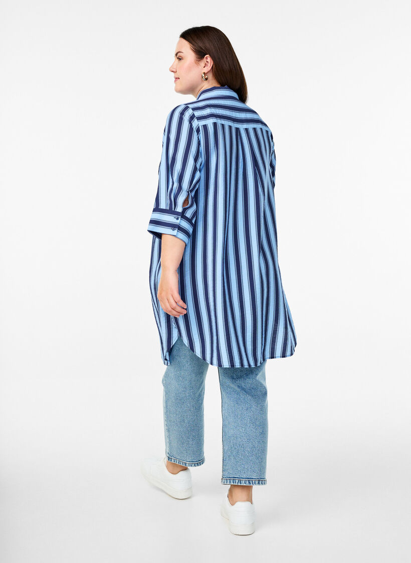 Kort kl&auml;nning med krage och br&ouml;stficka, Bl&aring;, Model image number 2