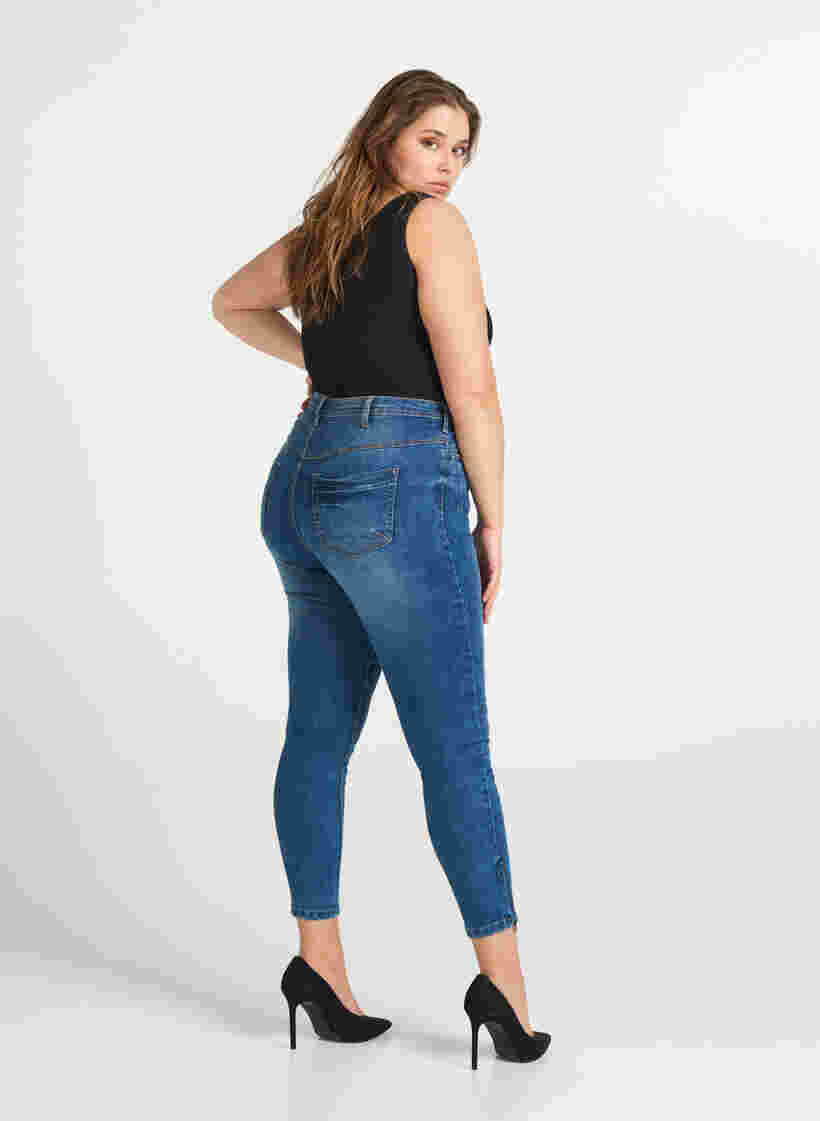 Croppade Amy jeans med blixtlås, Blue denim, Model image number 1