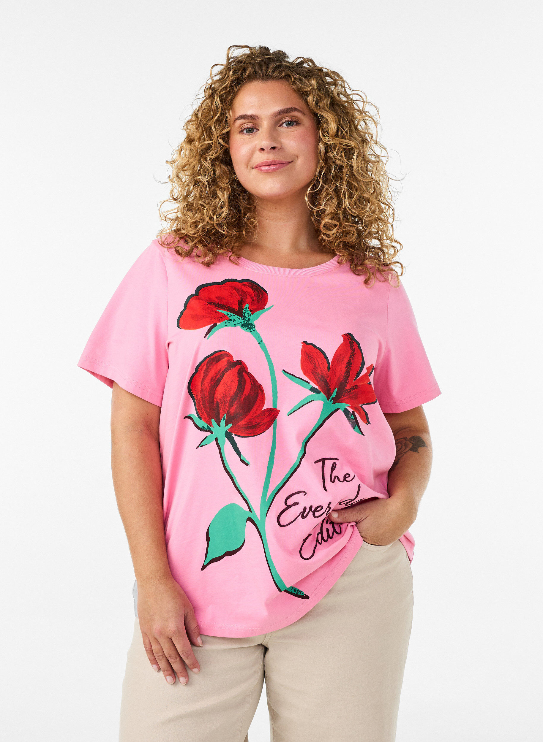 T-shirt i bomull med tryck framtill, Rosa, Model