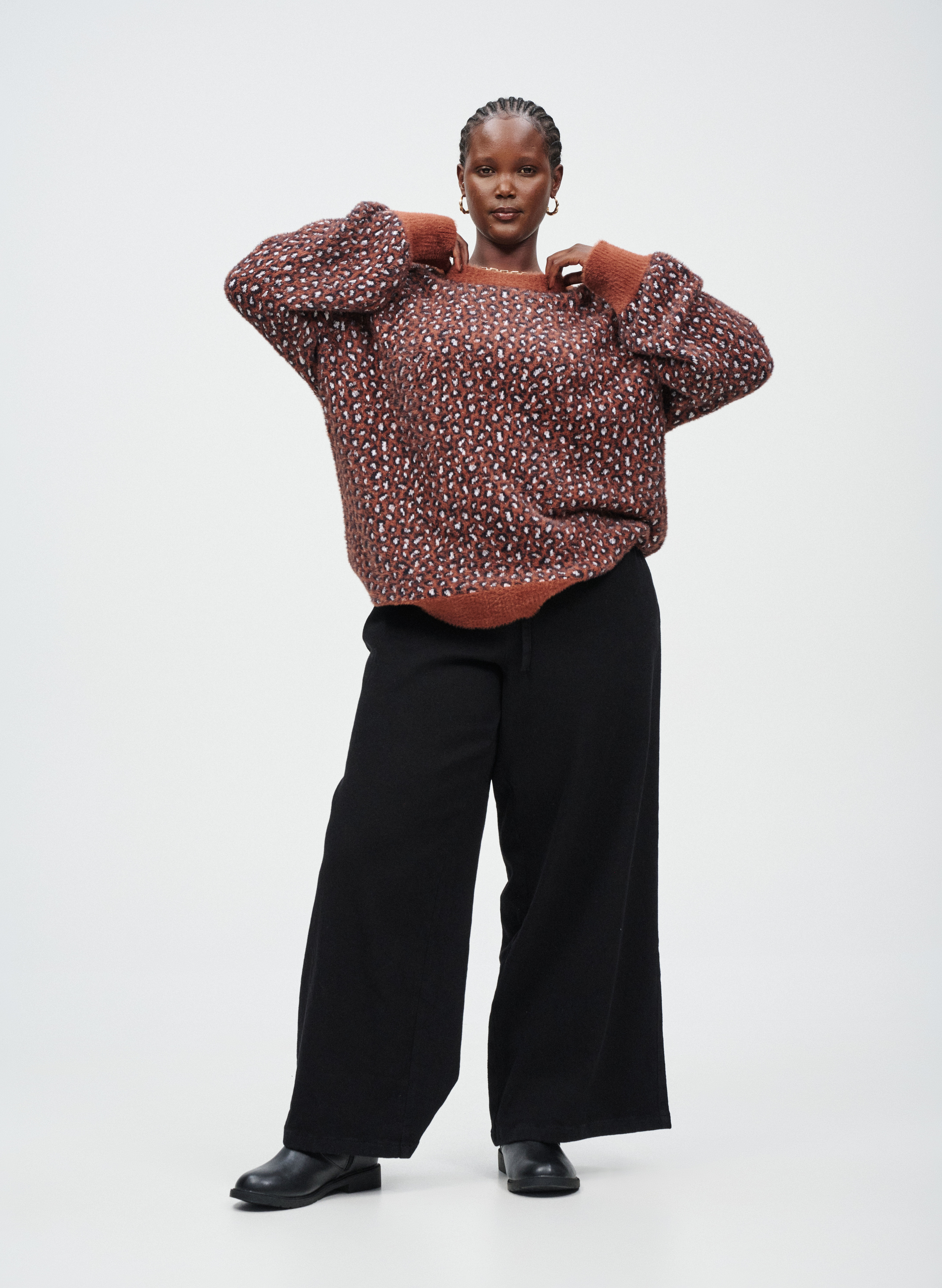 Zizzi Stickad tr&ouml;ja med leopardm&ouml;nster, , Model