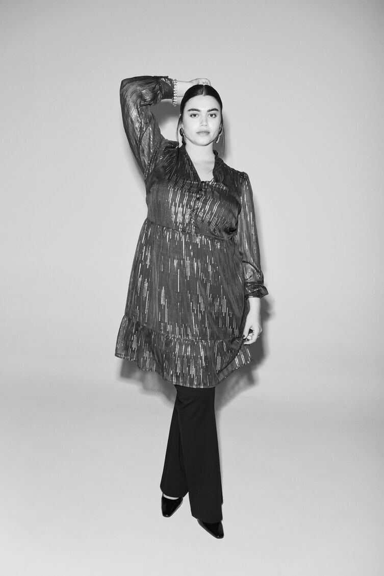 Klänning med glitter, , Model