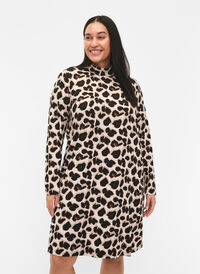FLASH - Långärmad klänning med turtleneck, Leopard AOP, Model