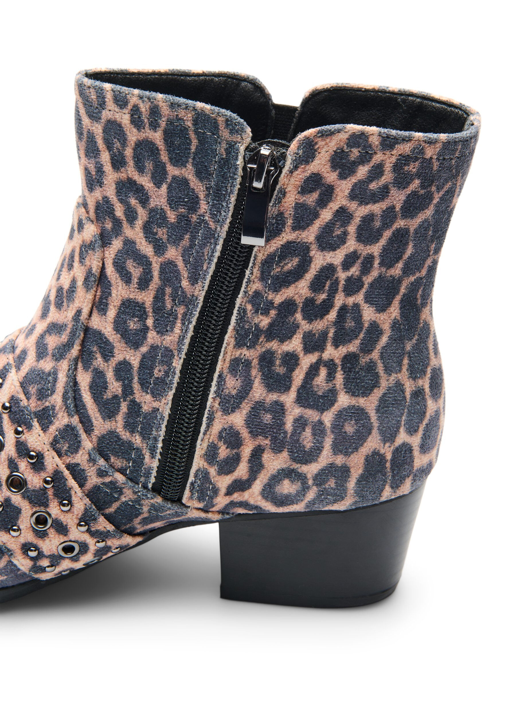 Zizzi Wide fit - Leopardm&ouml;nstrad ankelboot med sp&auml;nne och nitar, Brun, Packshot image number 3