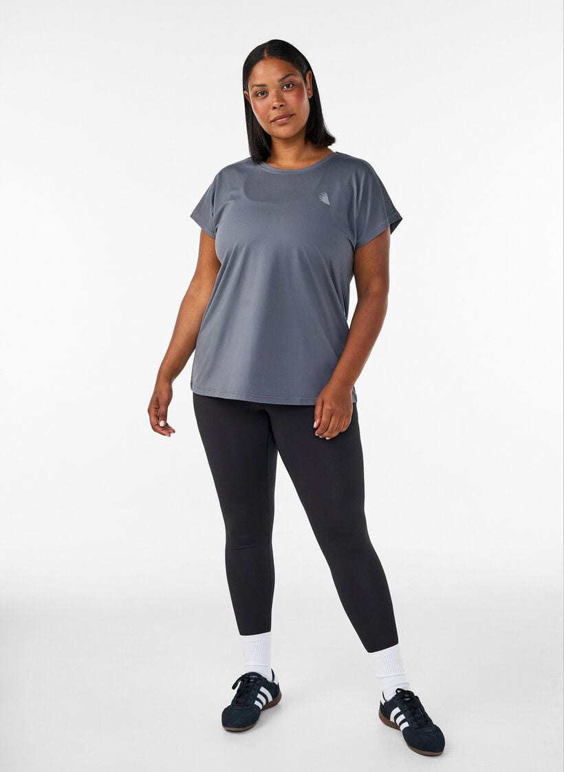 Enf&auml;rgad tr&auml;nings-T-shirt, Gr&aring;, Model image number 1