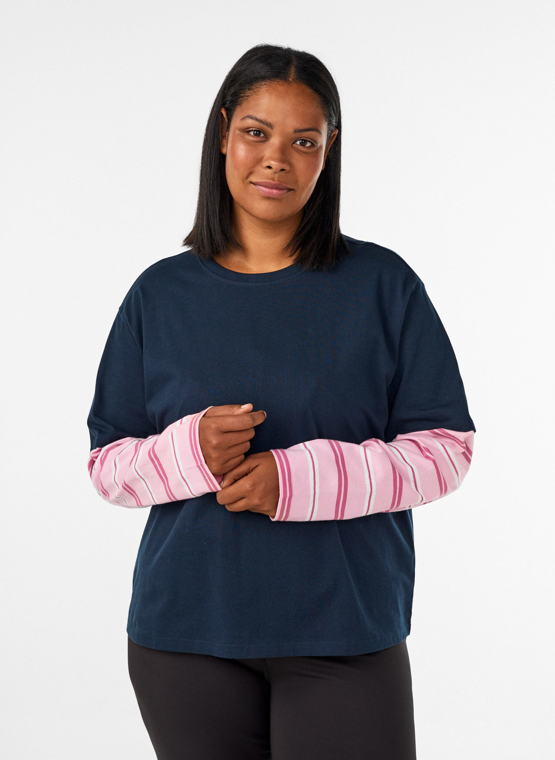 ZizziT-shirt med sportig lager-p&aring;-lager-look, Bl&aring;, Model image number 0