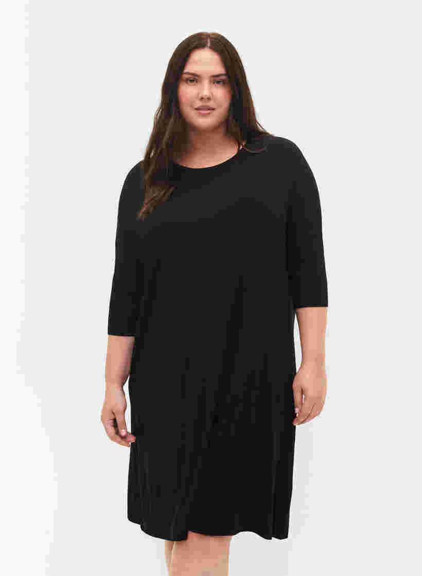 Stickad klänning i viskos och 3/4-ärmar, Black, Model image number 0