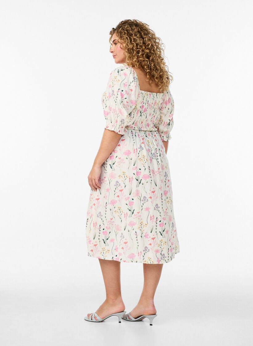 Blommig sommarkl&auml;nning i viskos, Vanilla, Model image number 1