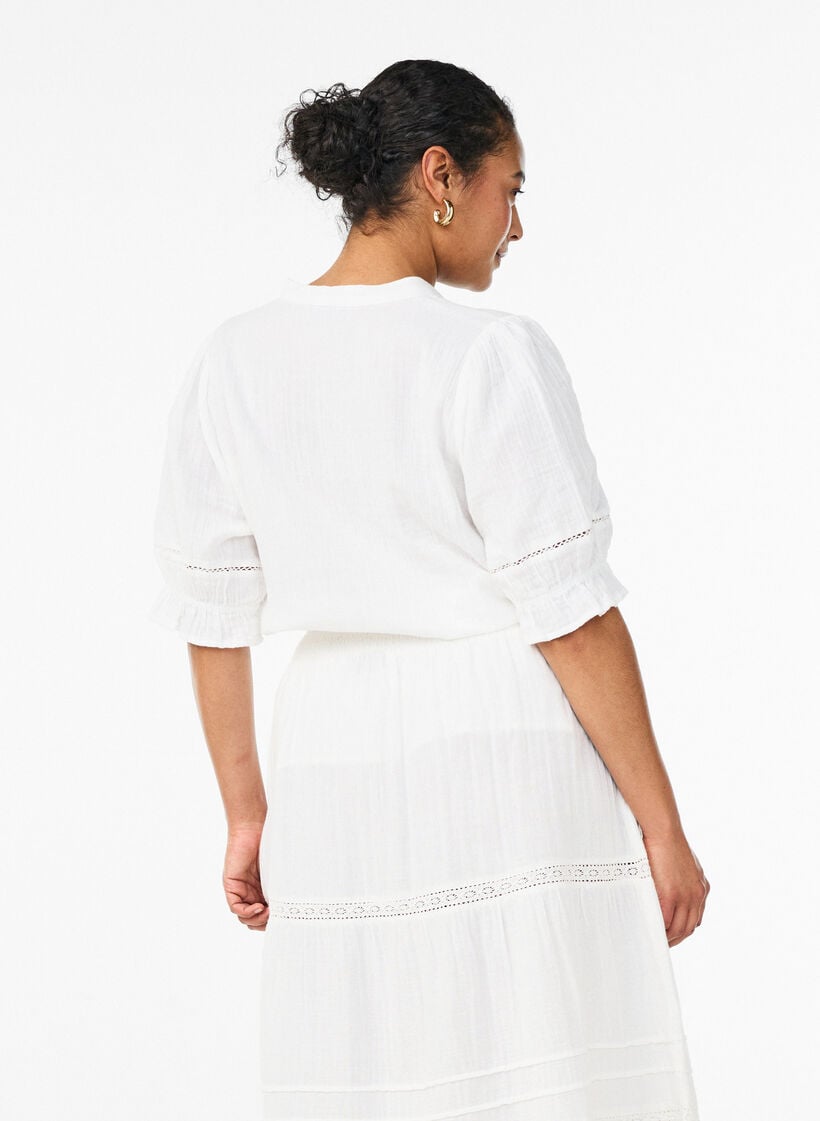 Kort&auml;rmad blus i bomullsmuslin med virkad kant, Vit, Model image number 1