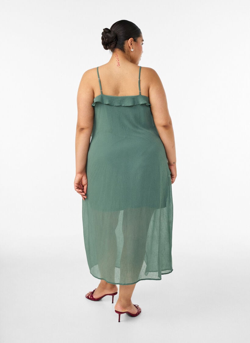 Kl&auml;nning i chiffong med asymmetriska volanger, Gr&ouml;n, Model image number 1