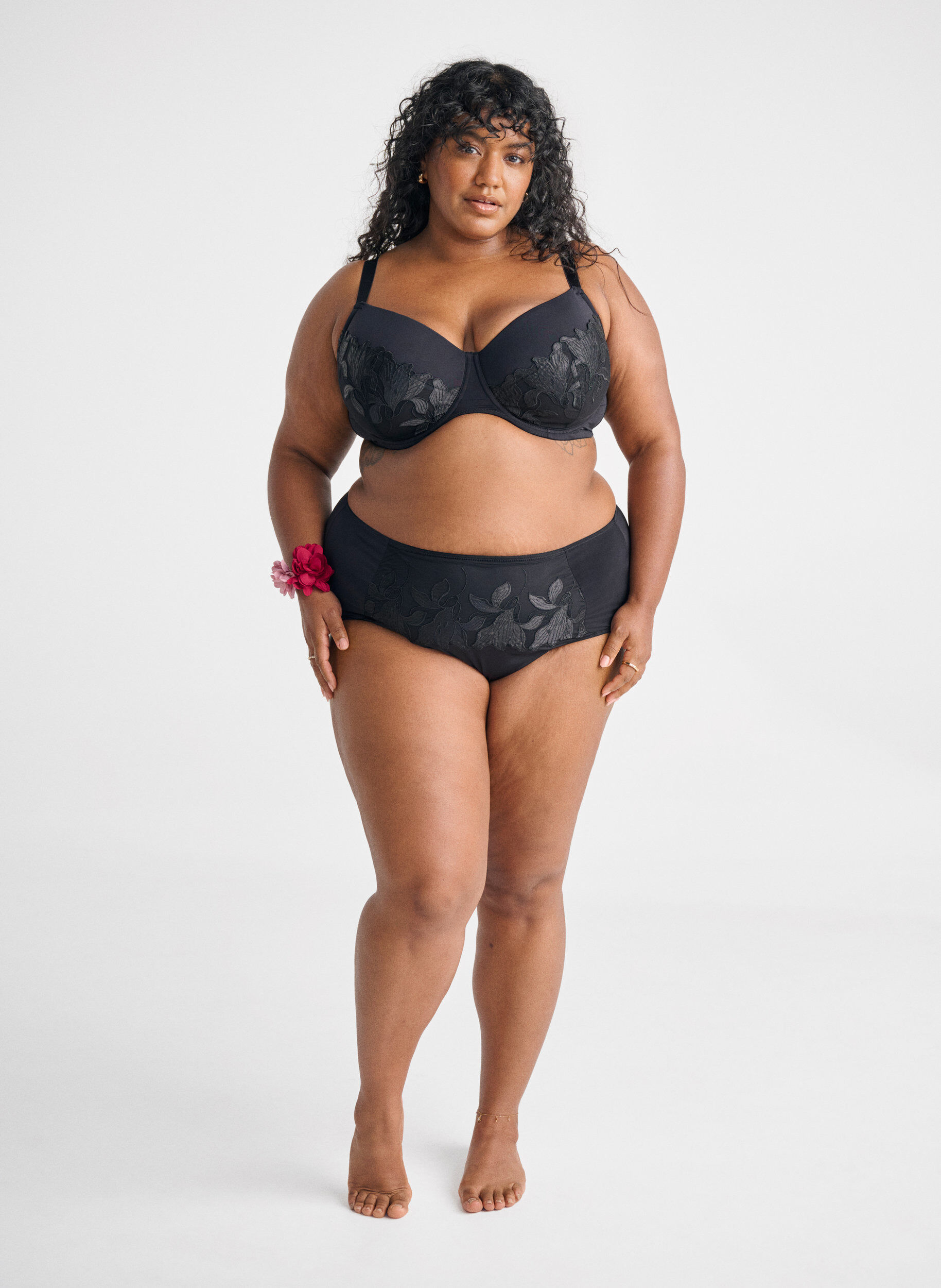 Zizzi Trosor i mikrofiber med blombroderi, Svart, Image image number 0