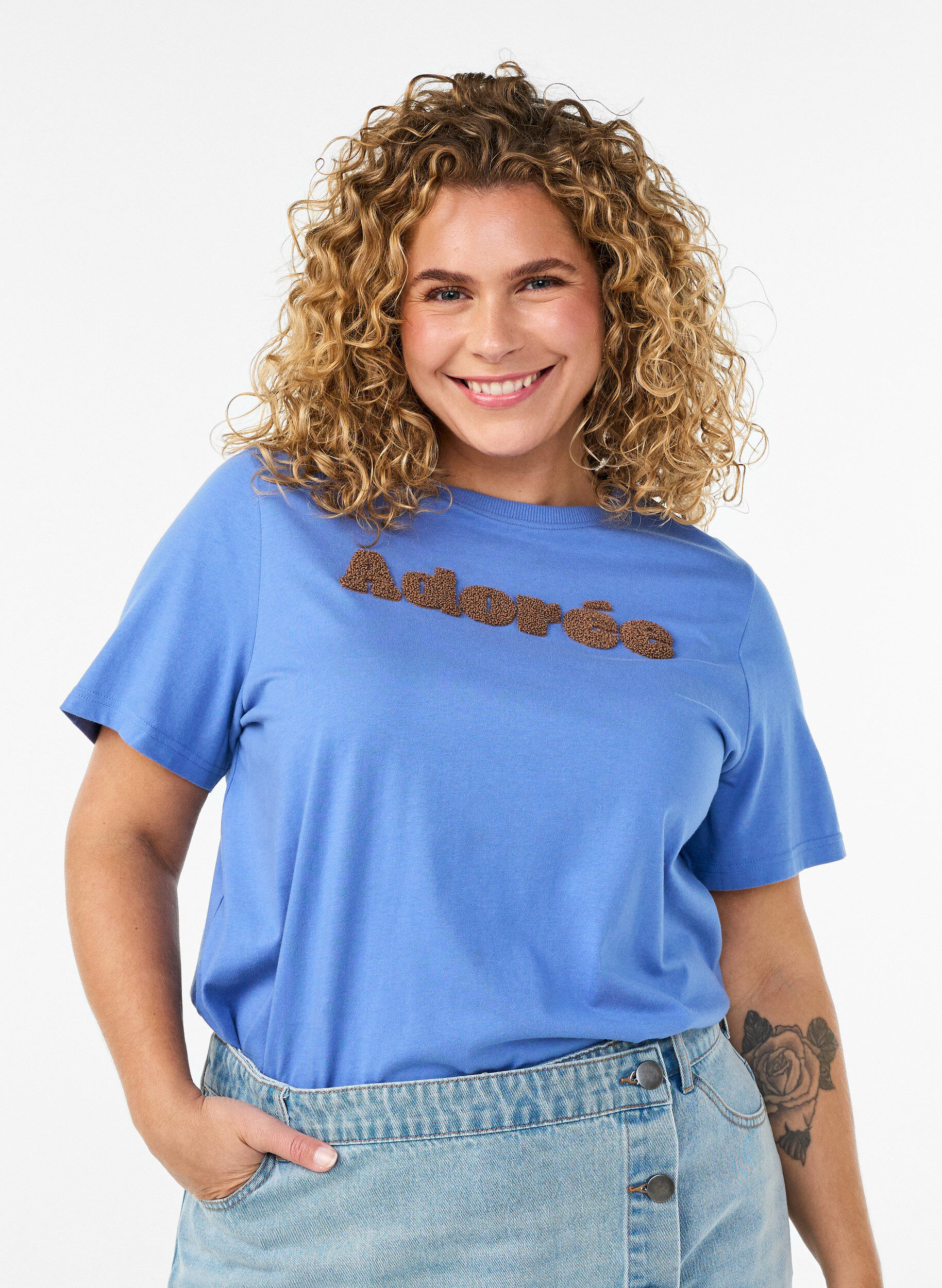 ZizziT-shirt i ekologisk bomull med tryck framtill, Bl&aring;, Model image number 0