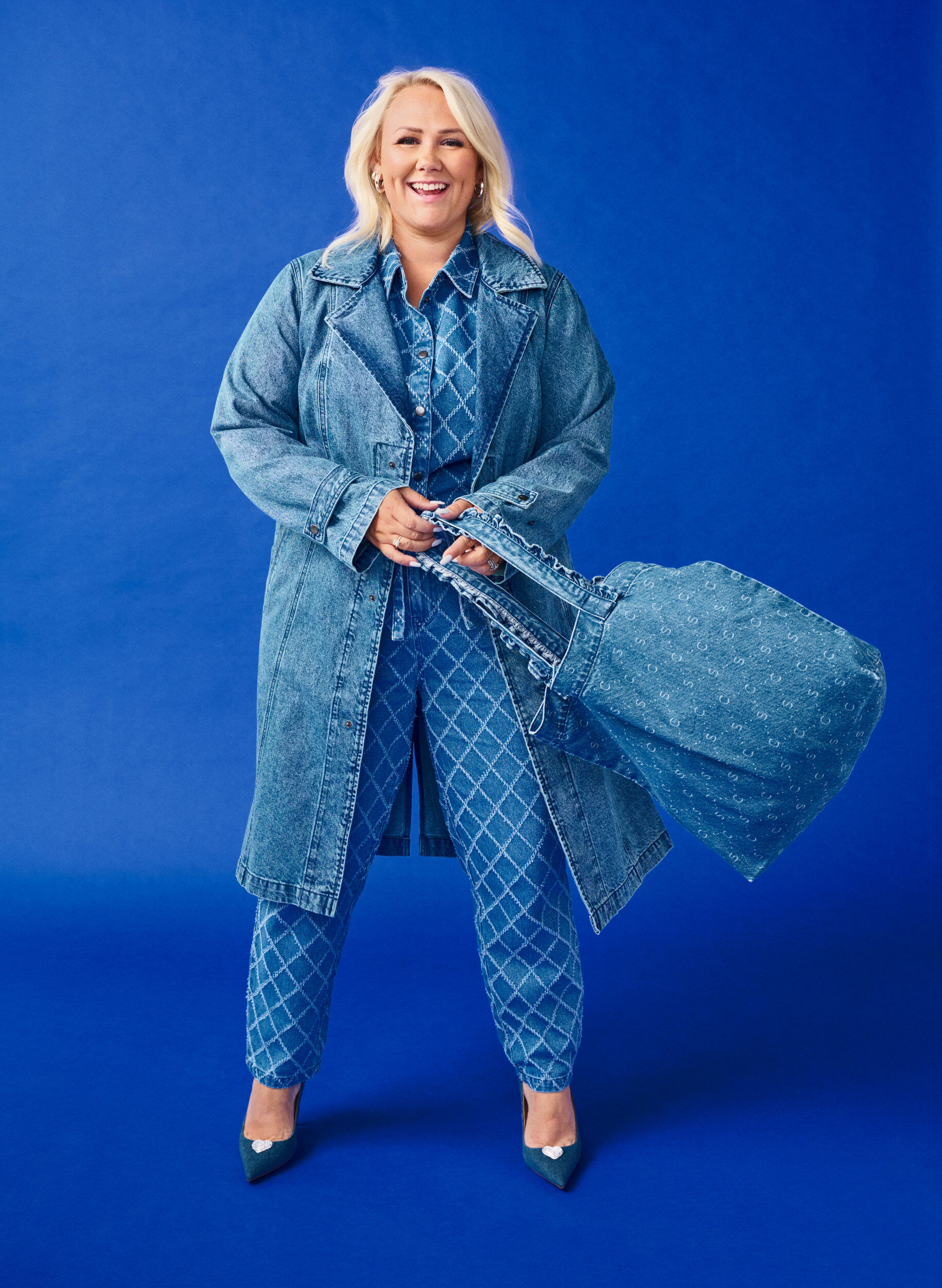 Zizzi Trenchcoat i denim med b&auml;lte, Blue Denim, Image image number 0