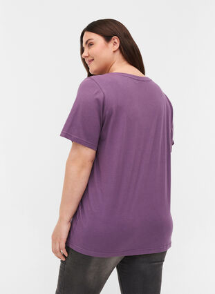 T-shirt i ekologisk bomull med v-ringning, Vintage Violet, Model image number 1