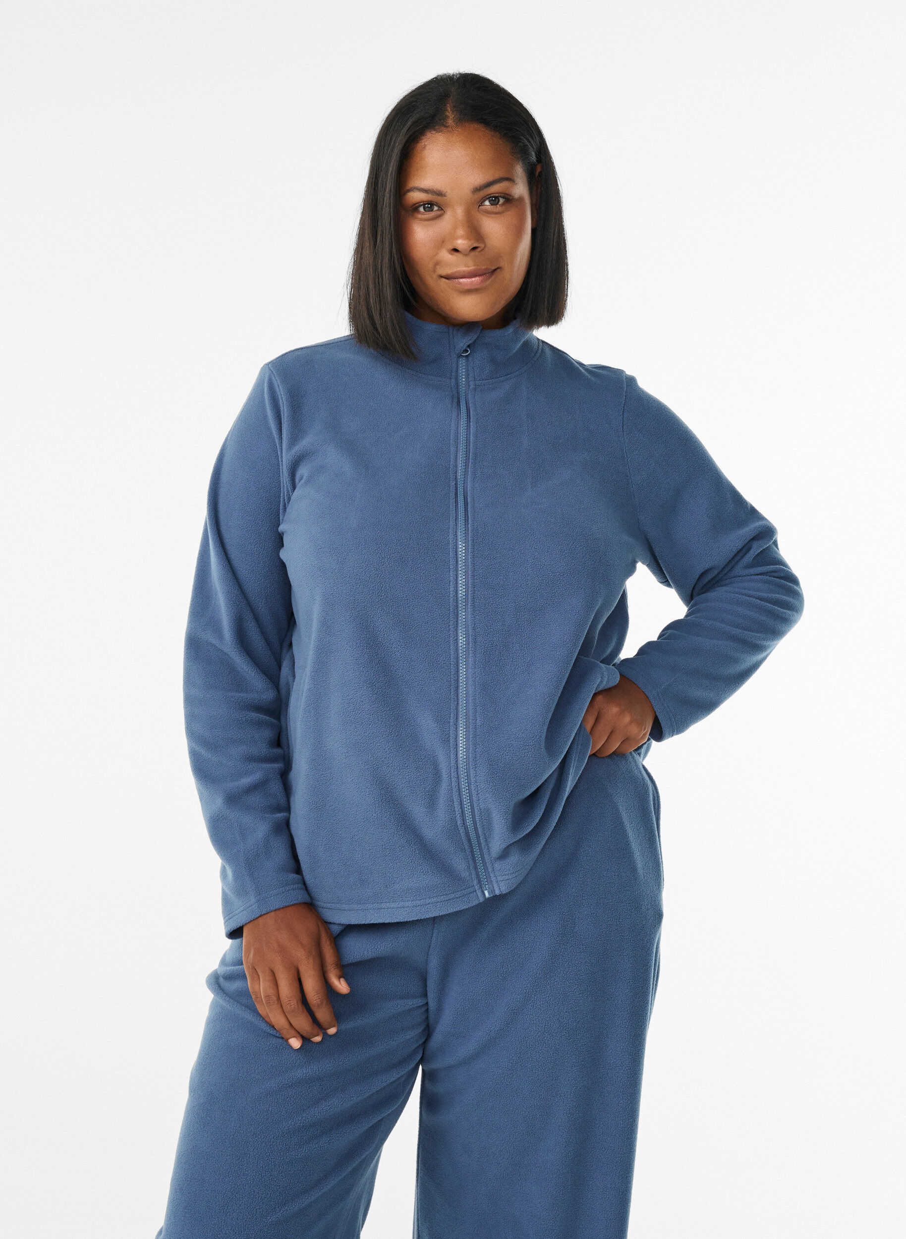 ZizziFleecetr&ouml;ja med dragkedja och h&ouml;g krage, Bl&aring;, Model image number 0