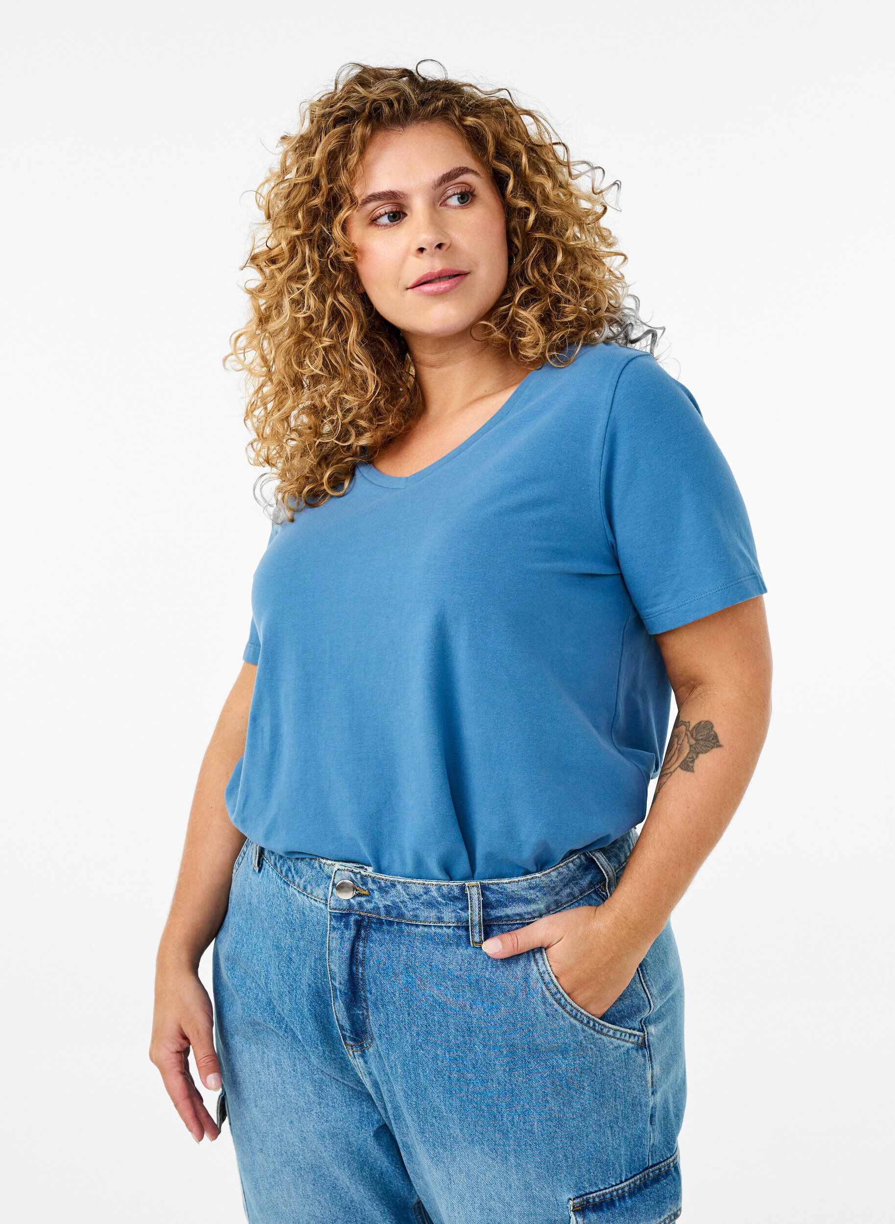 Bas-t-shirt i bomull, Bl&aring;, Model