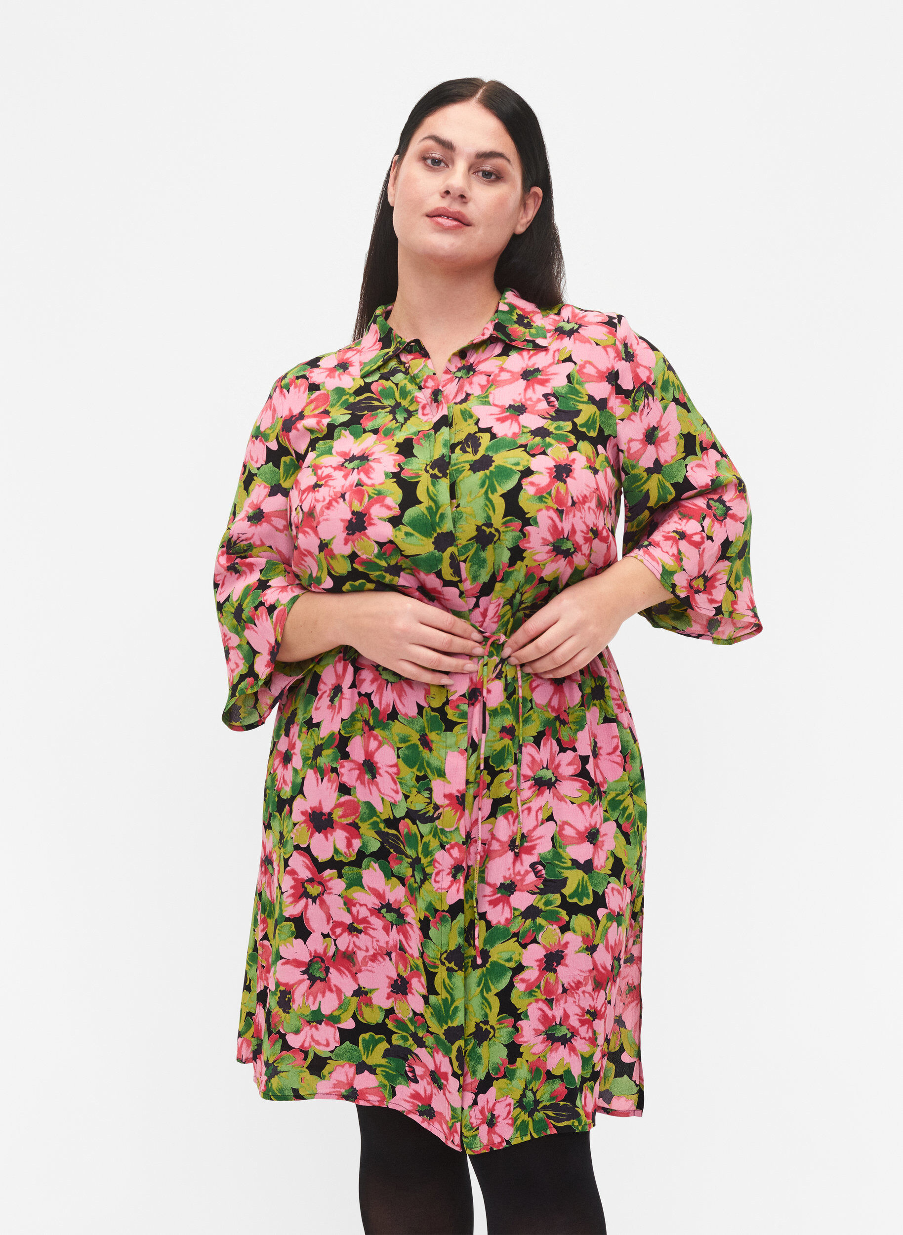Zizzi Skjortkl&auml;nning i viskos med blomm&ouml;nster, Pink G. Flower AOP, Model image number 0